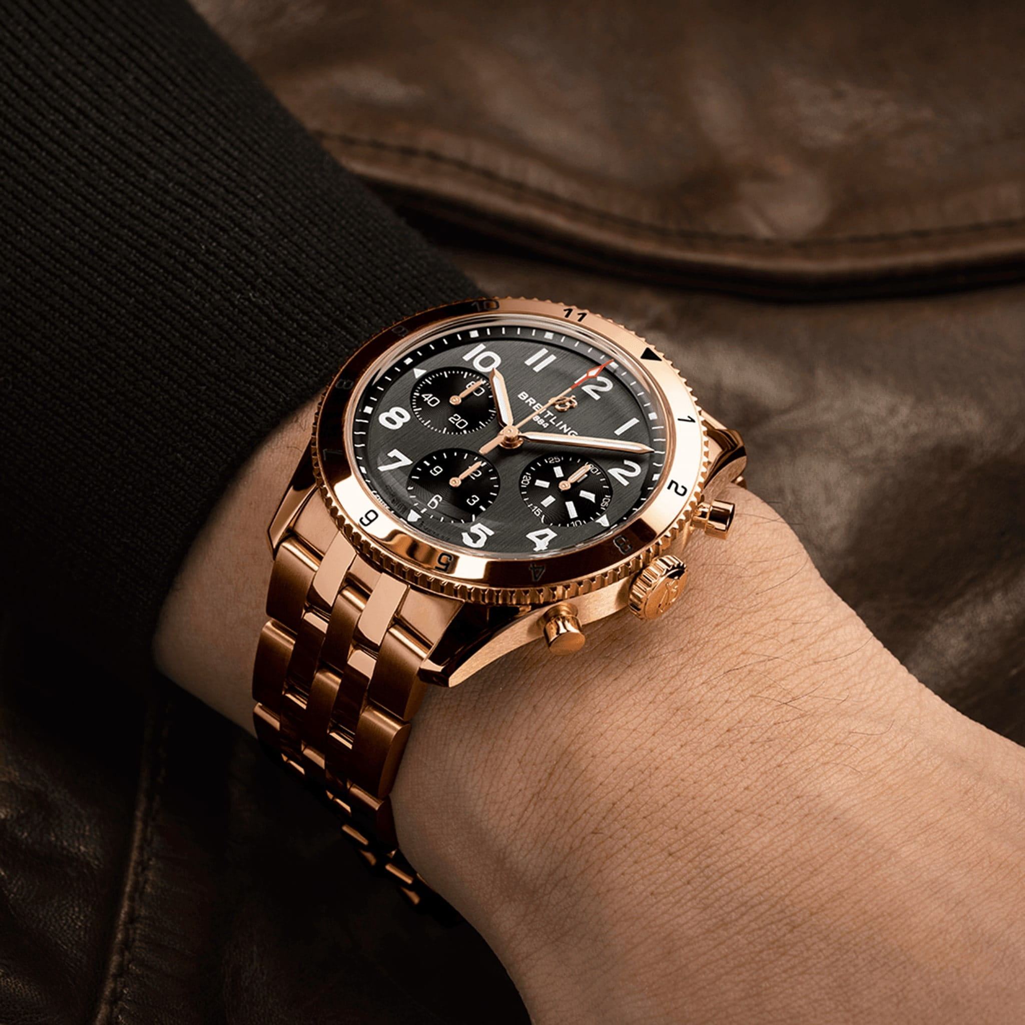 Оригинальные часы Breitling Breitling Classic Avi Chronograph 42 P-51 Mustang R233801A1B1R1 механические калибр механизма breitling 23 общий вид