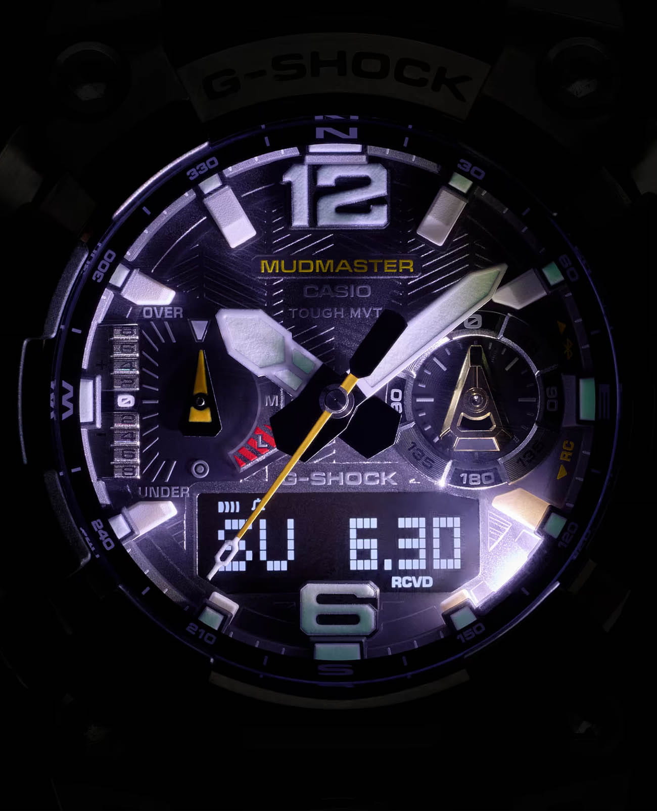 Casio GWG-B1000-3A мужские часы застежка крупным планом