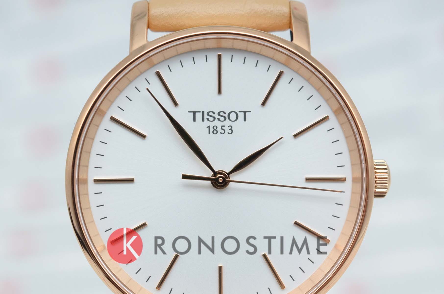 Tissot Tissot Everytime Lady T143.210.36.011.00, t-classic швейцария женские часы на браслете кожаный боковой вид