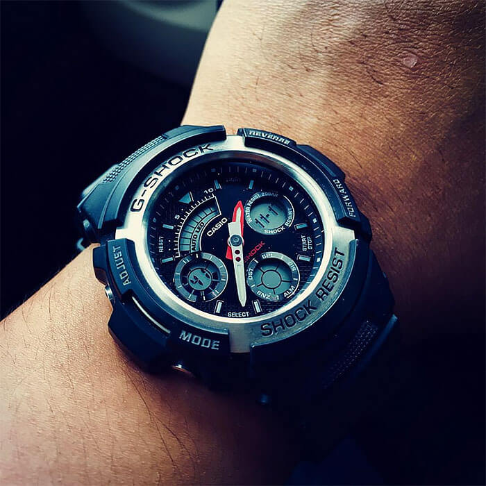 Casio Casio G-Shock AW-590-1ADR (AW-590-1A) электронные мужские часы часы крупный план черный циферблата