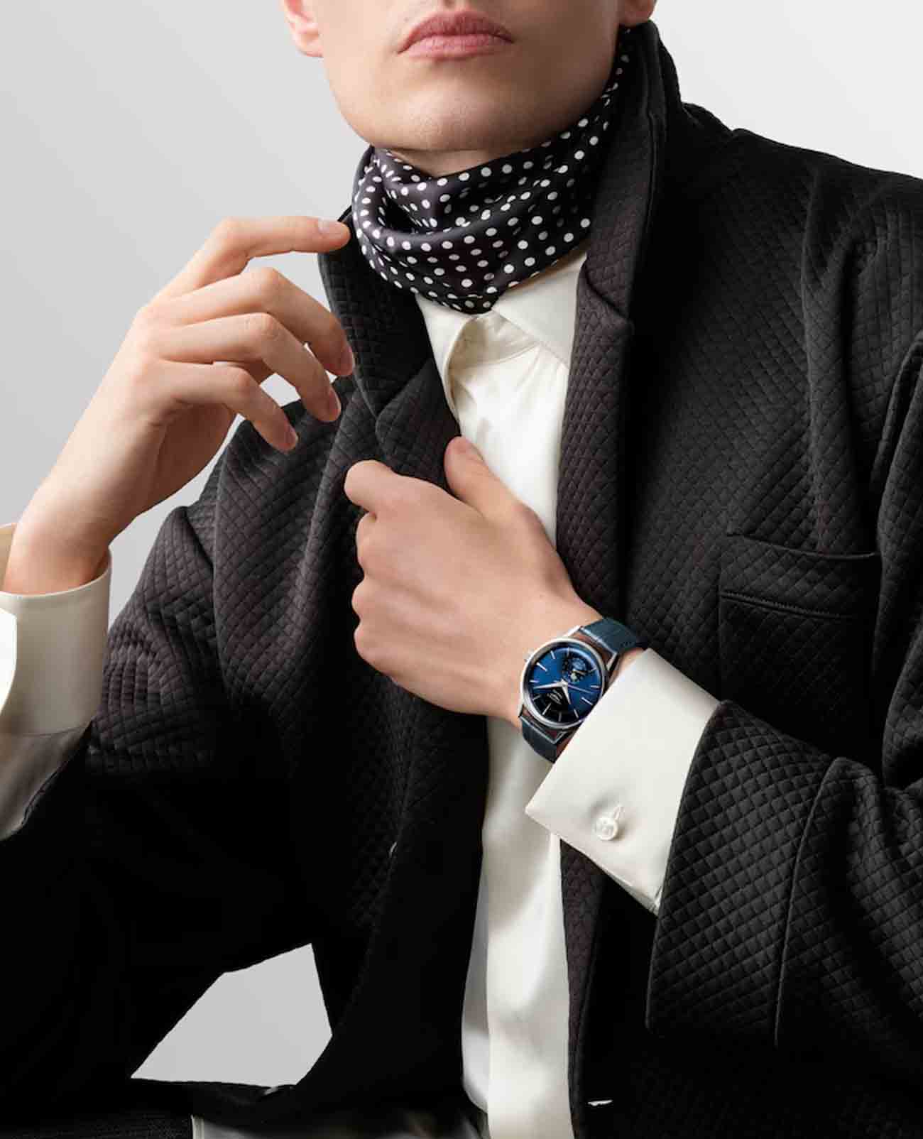 Longines Longines Flagship Heritage L4.815.4.92.2 механические мужские часы часы крупный план синий циферблата