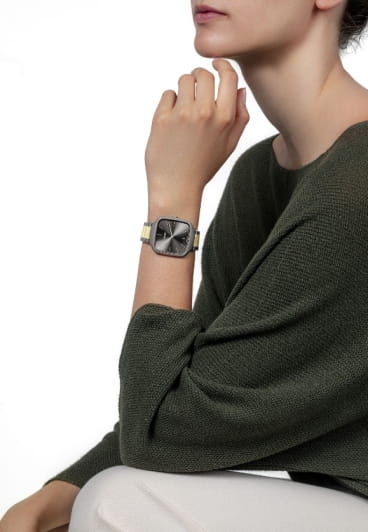 Rado R27046172 мужские часы застежка крупным планом