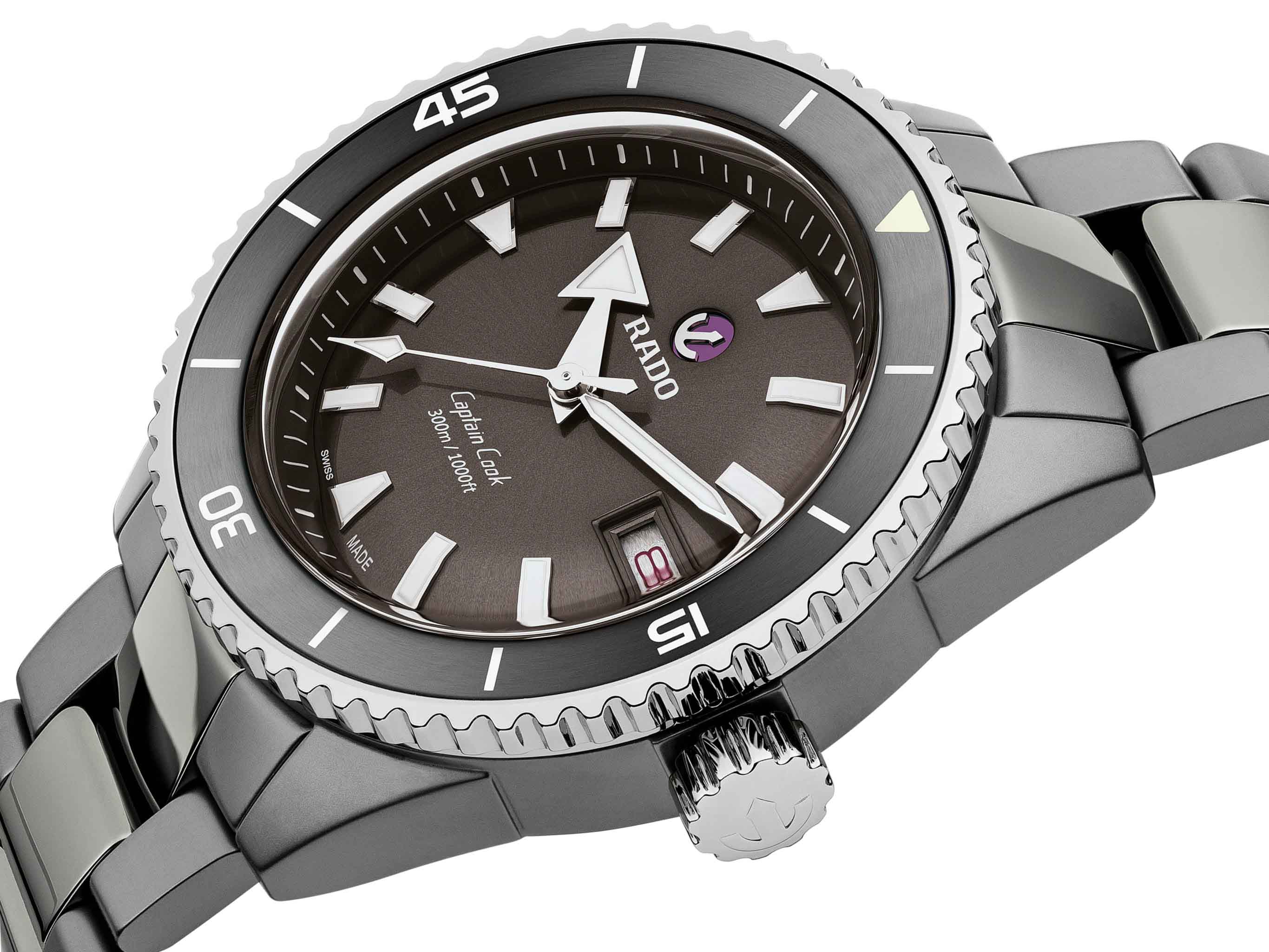 Rado Rado Captain Cook High-Tech Ceramic Diver R32144102 Automatic, наручные мужские часы фото под углом