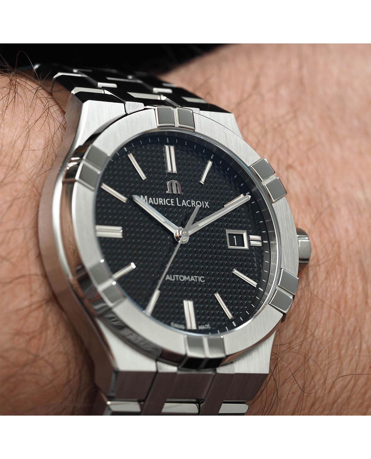 Maurice Lacroix Maurice Lacroix Aikon Automatic AI6008-SS002-330-2, aikon швейцария мужские часы на браслете нержавеющая сталь боковой вид