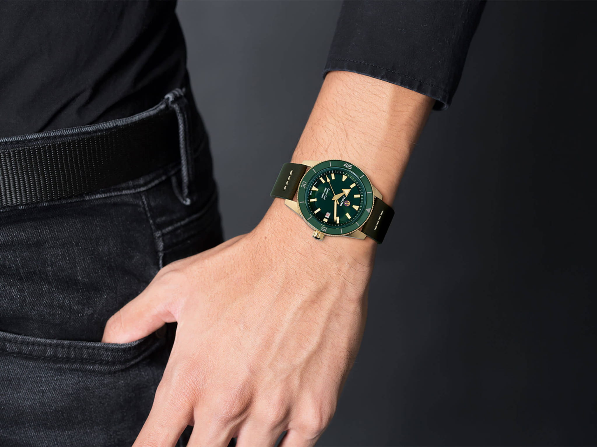 Rado Rado Captain Cook Automatic Bronze R32504315 механические мужские часы часы крупный план зеленый циферблата