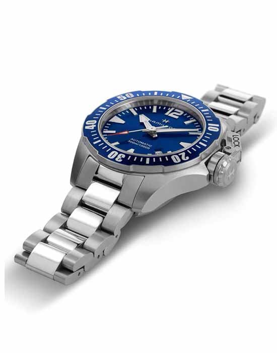 Hamilton H77705145 мужские часы застежка крупным планом