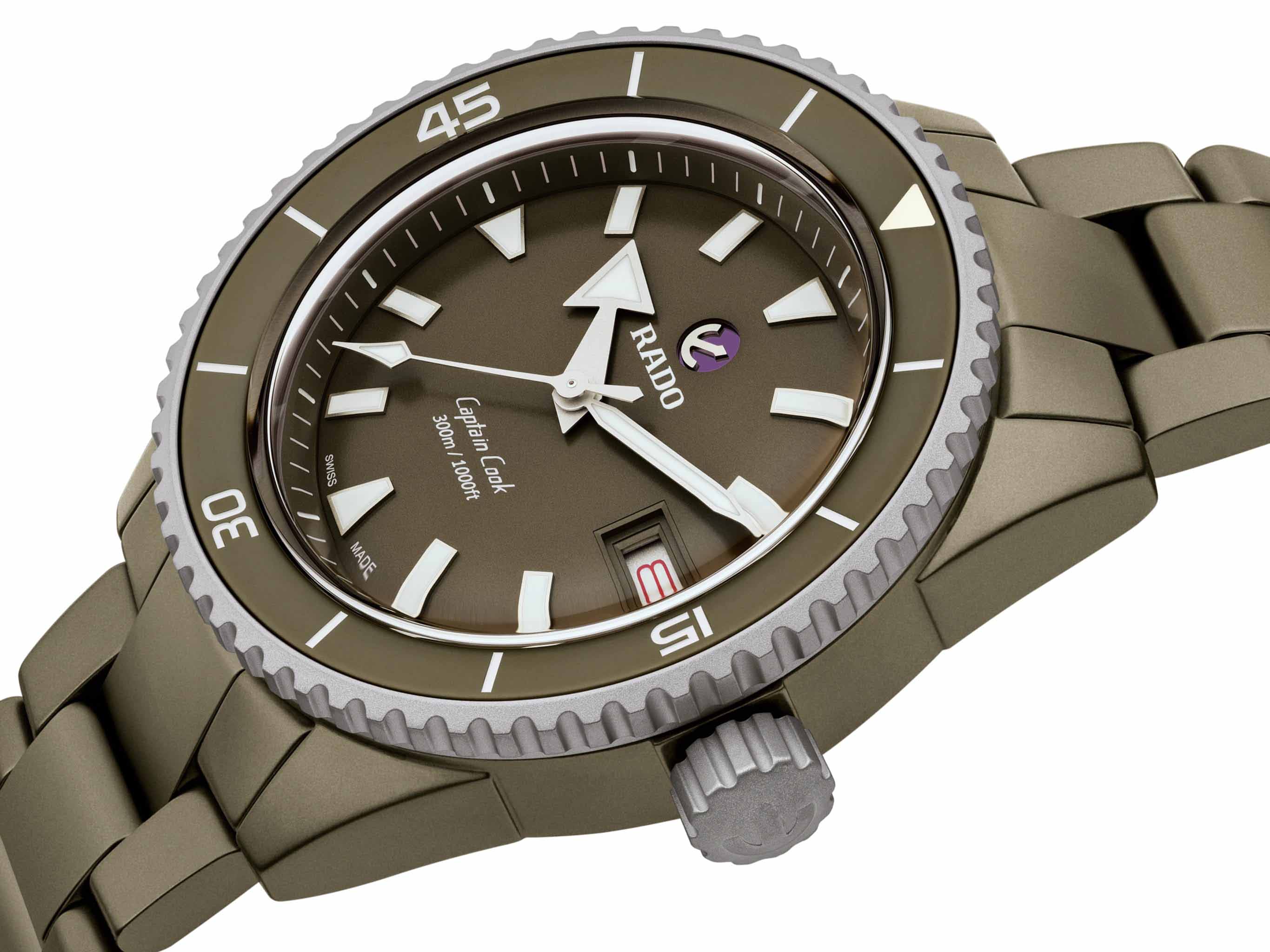 Rado Rado Captain Cook High-Tech Ceramic Diver R32130312 Automatic, наручные мужские часы фото под углом