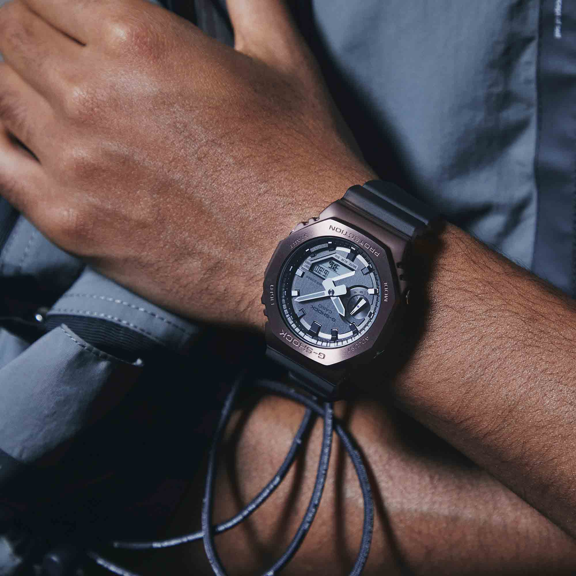 Casio Casio G-Shock GM-2100MF-5ADR (GM-2100MF-5A) GM, наручные мужские часы фото под углом
