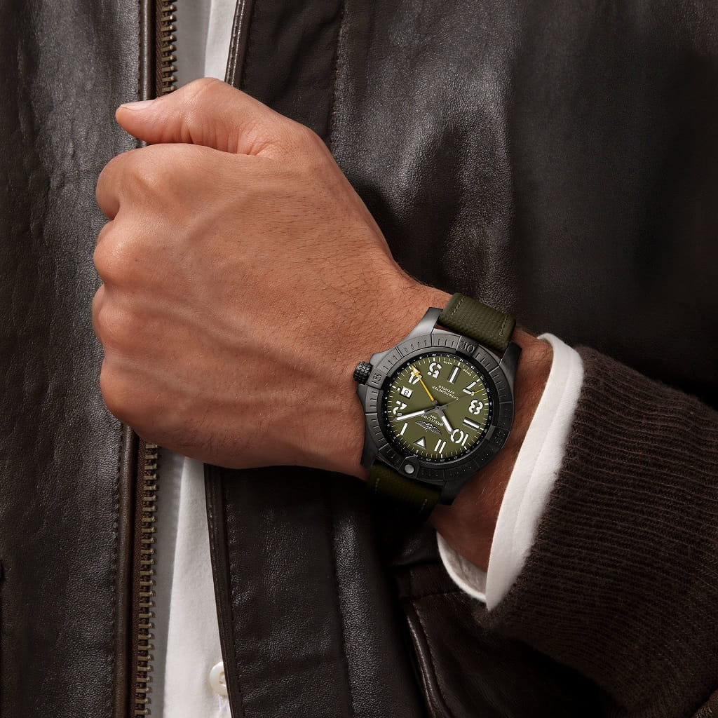 Breitling Breitling Avenger Automatic GMT 45 Night Mission Limited Edition V323952A1L1X1 мужские часы зеленый циферблат на запястье