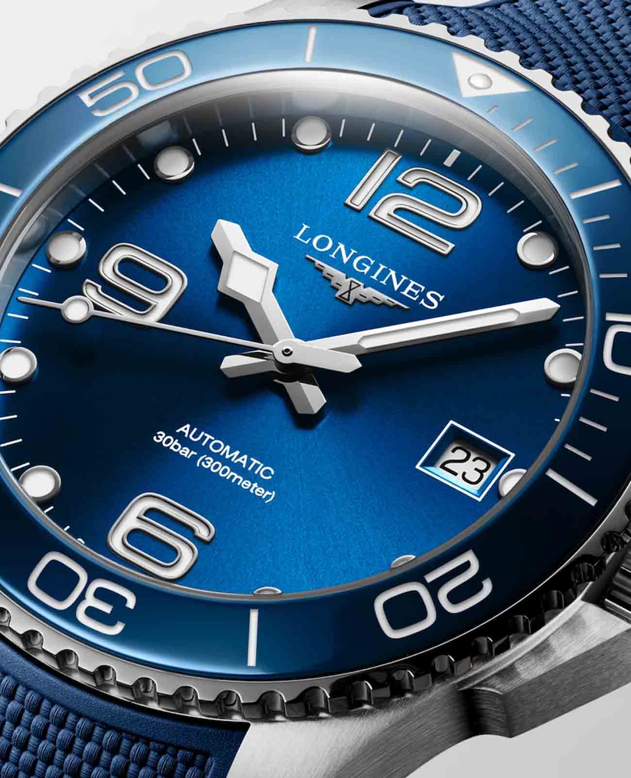 Longines Longines HydroConquest L3.780.4.96.9 , наручные женские часы фото под углом