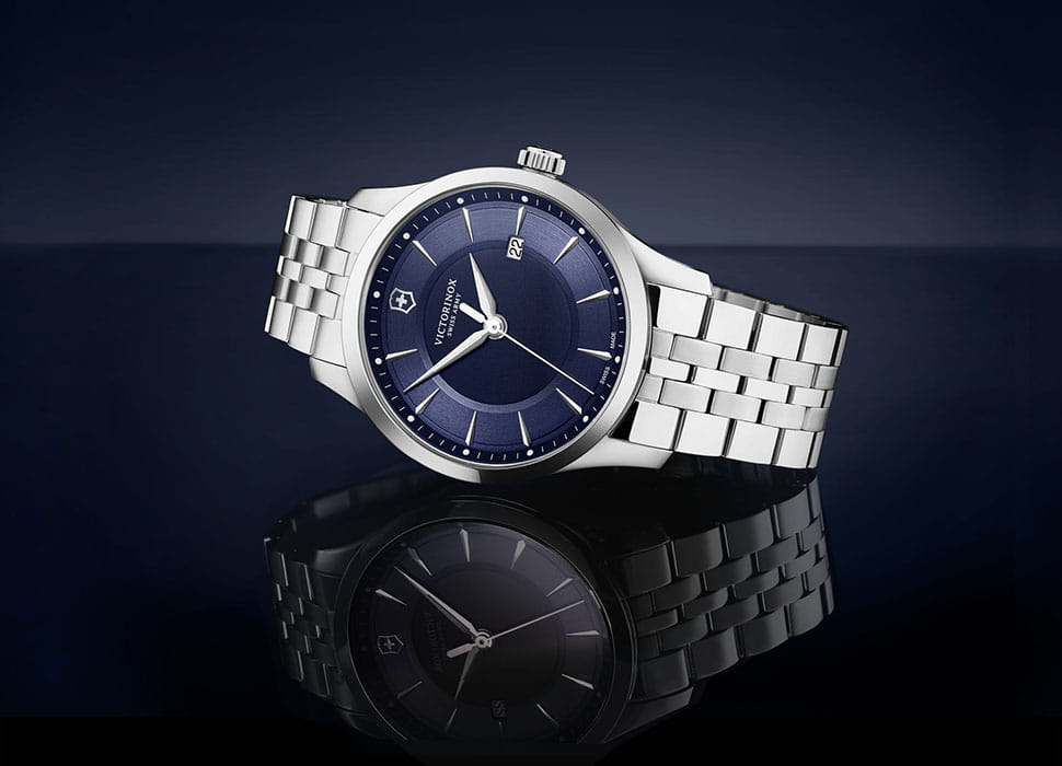 Victorinox Victorinox 241802,  швейцария мужские часы на браслете нержавеющая сталь боковой вид