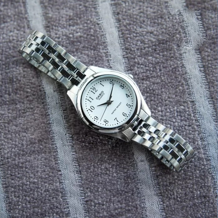 Casio Casio Collection LTP-1129A-7B женские часы белый циферблат на запястье