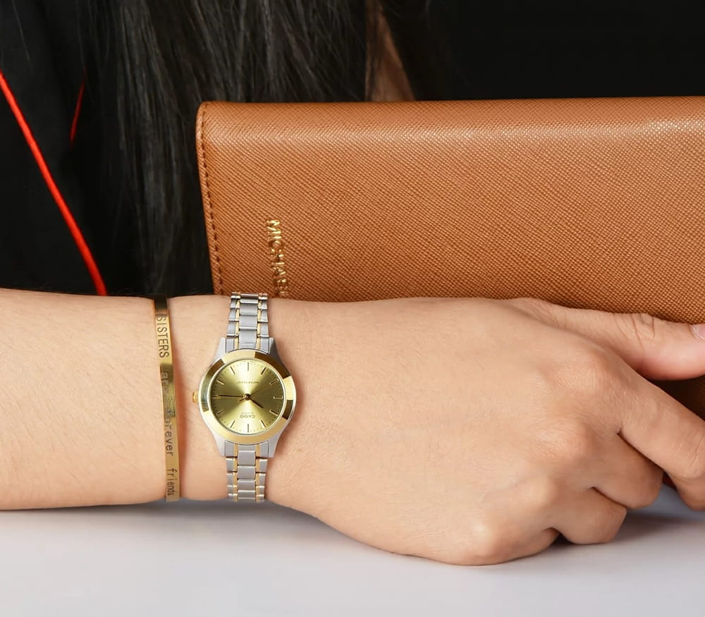 Casio Casio Collection LTP-1128G-9A , наручные женские часы фото под углом