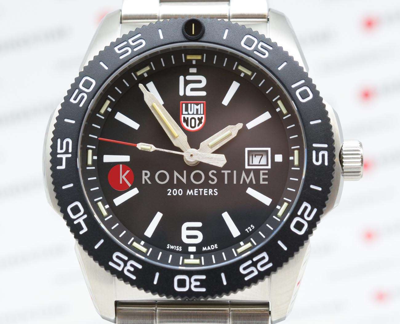 Luminox Luminox Pacific Diver XS.3122, sea швейцария мужские часы на браслете нержавеющая сталь боковой вид