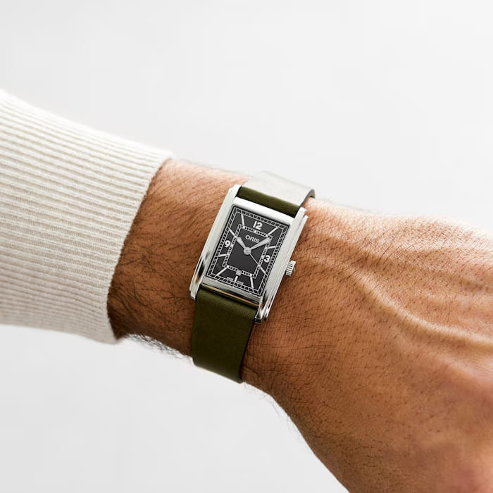 Oris Oris Rectangular 01 561 7783 4063-07 5 19 16 мужские часы черный циферблат на запястье