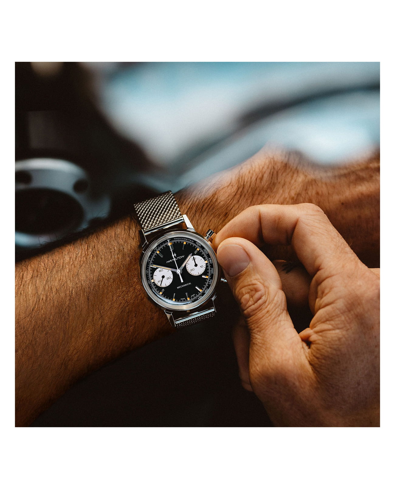 Hamilton H38429130 мужские часы застежка крупным планом