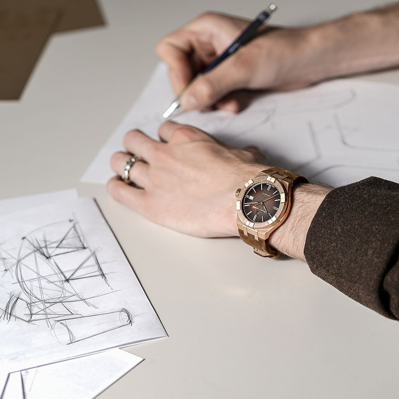 Maurice Lacroix AI6008-BRZ01-730-3 мужские часы застежка крупным планом