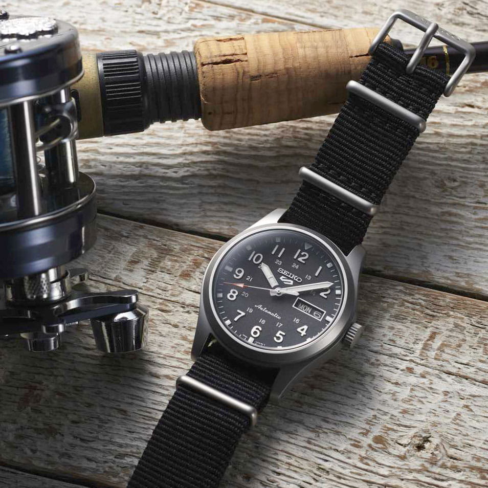 Seiko Seiko 5 Sports Field series SRPG37K1S мужские часы черный циферблат на запястье