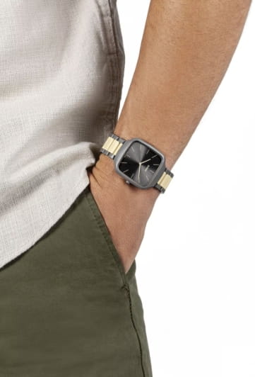 Rado Rado Тrue Square Thinline x Les Couleur Le Corbusier R27046172  — детали корпуса и высокотехнологичная керамика + титан