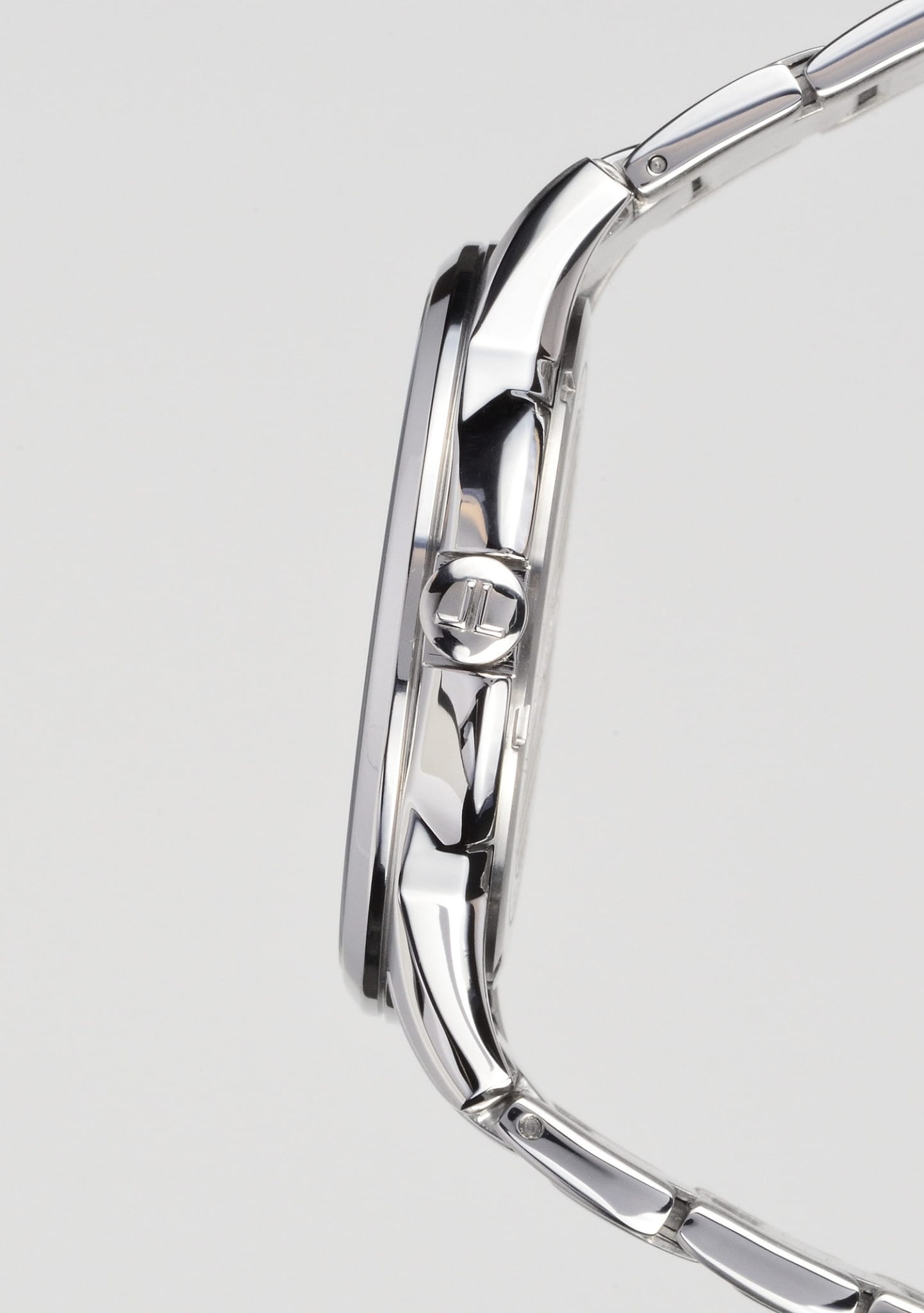 Jacques Lemans Jacques Lemans Classic 1-1540M  — детали корпуса и нержавеющая сталь