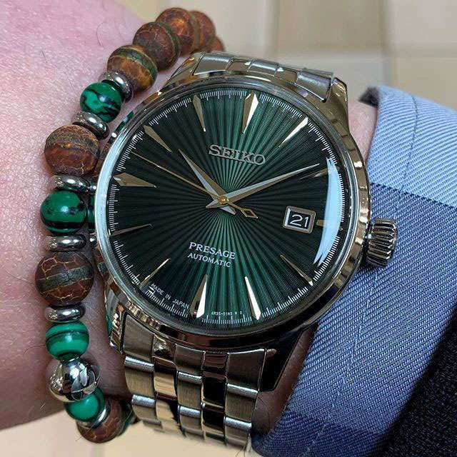 Seiko SRPE15J1 мужские часы застежка крупным планом