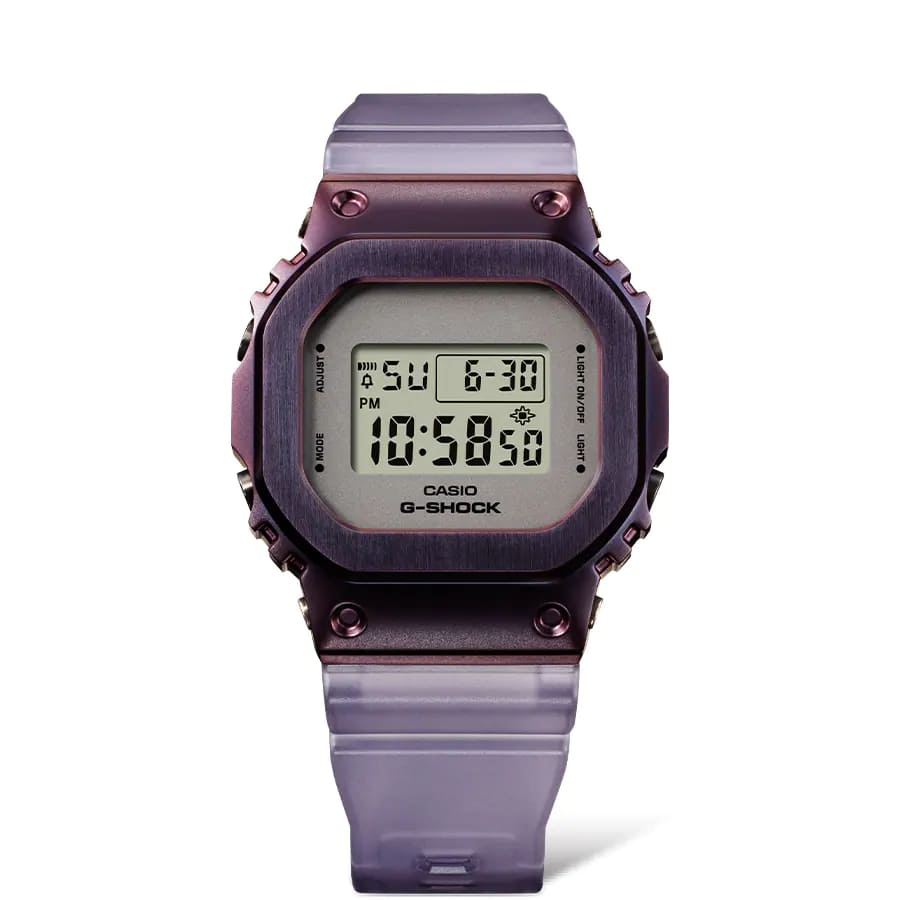 Casio GM-S5600MF-6DR женские часы застежка крупным планом