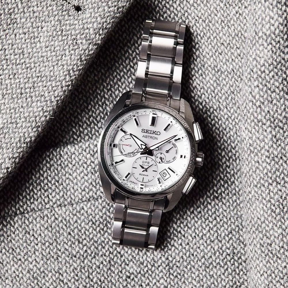 Seiko SSH063J1 мужские часы застежка крупным планом